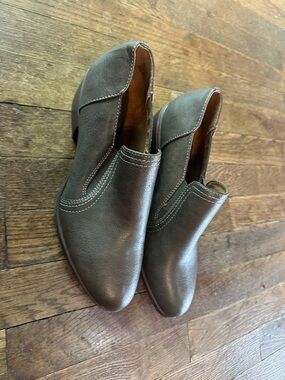 Slip-On Leather Dress Shoes - Brown